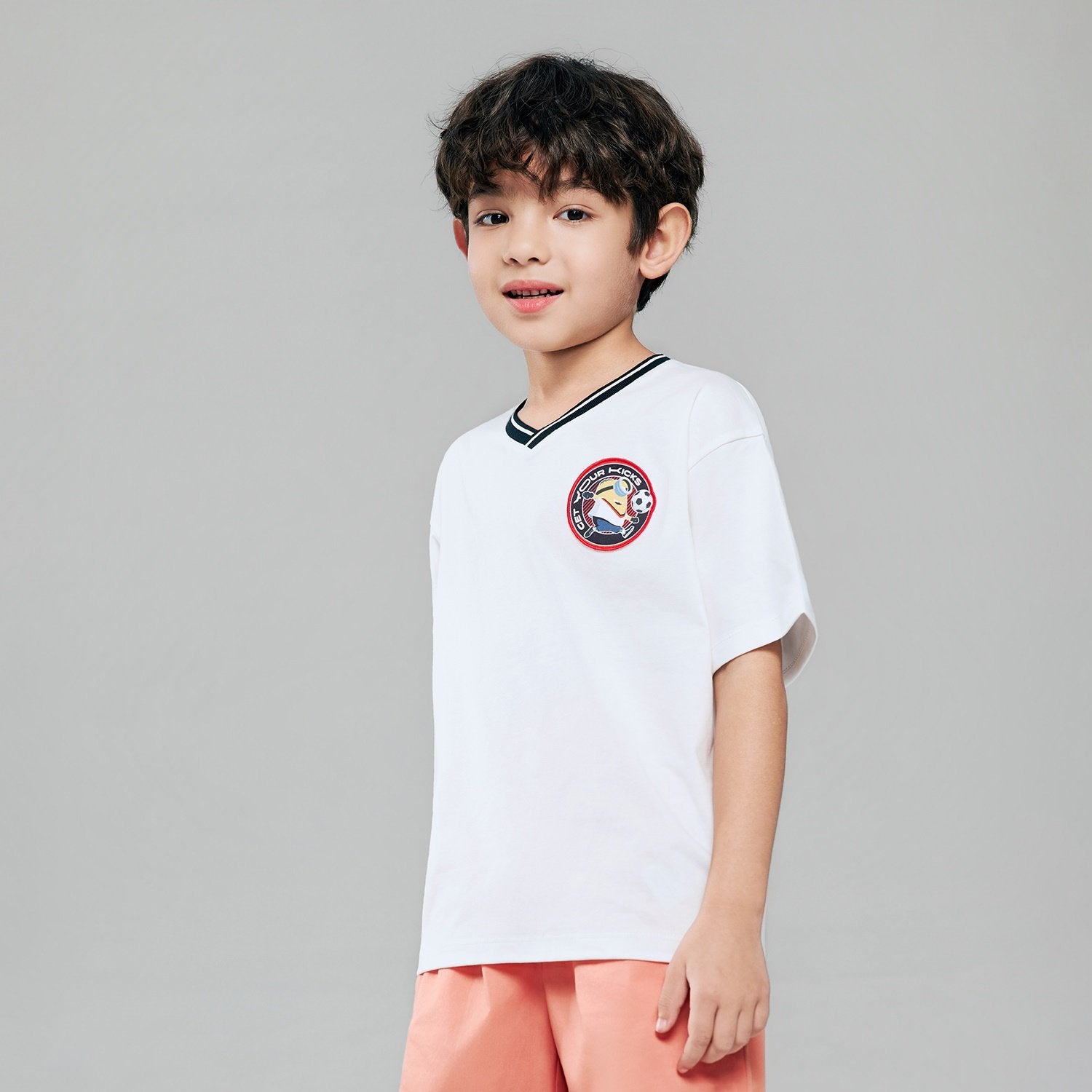 Junior Minions V Neck  Relaxed Print Tee - Image 3