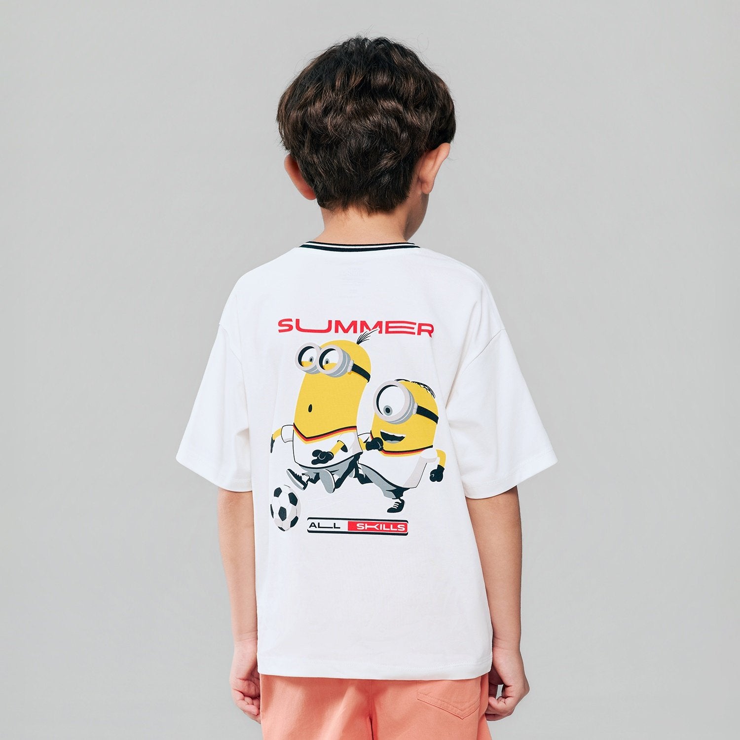 Junior Minions V Neck  Relaxed Print Tee - Image 4