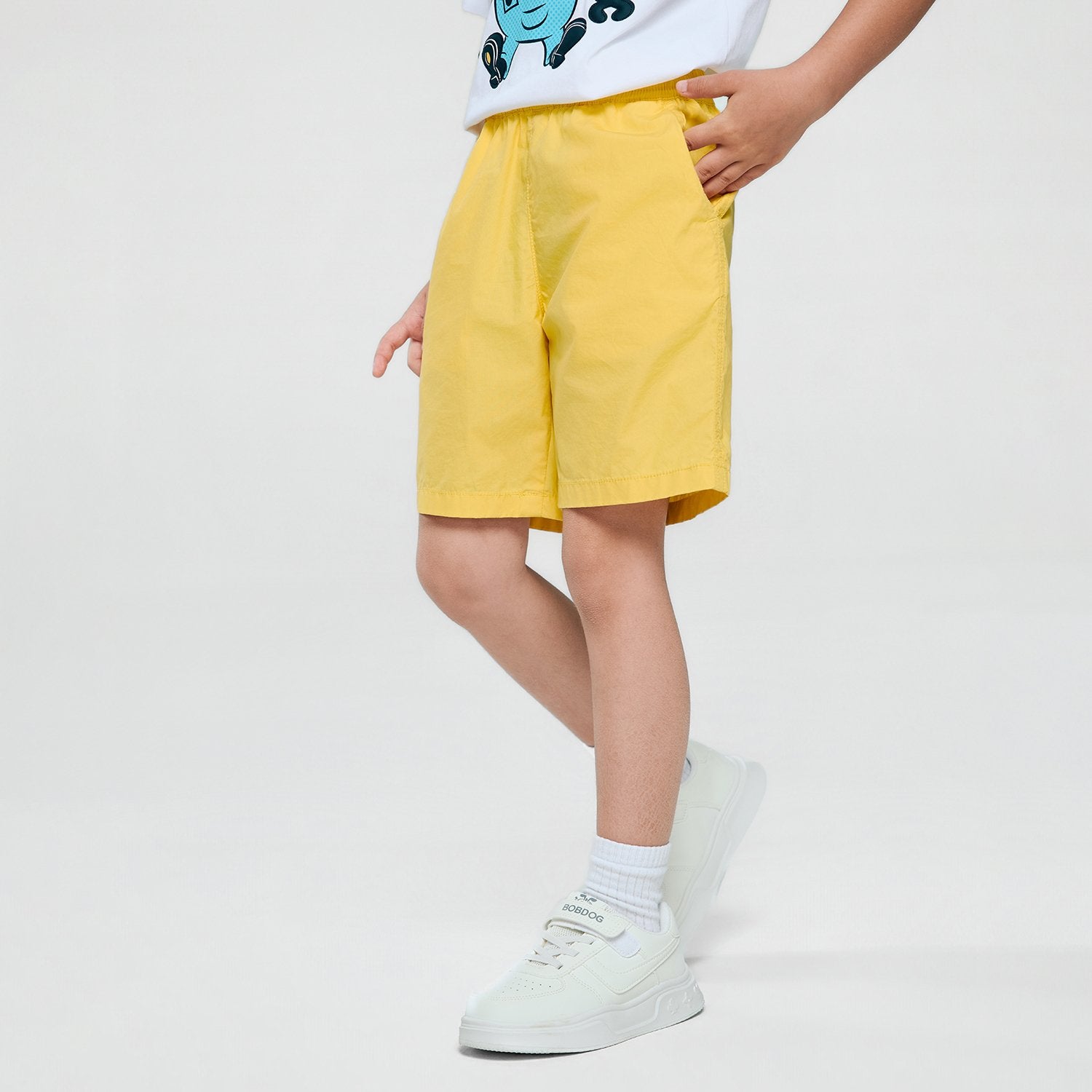 Junior's  Mid-Rise Regular Fit Elastic Waist Shorts - Image 4