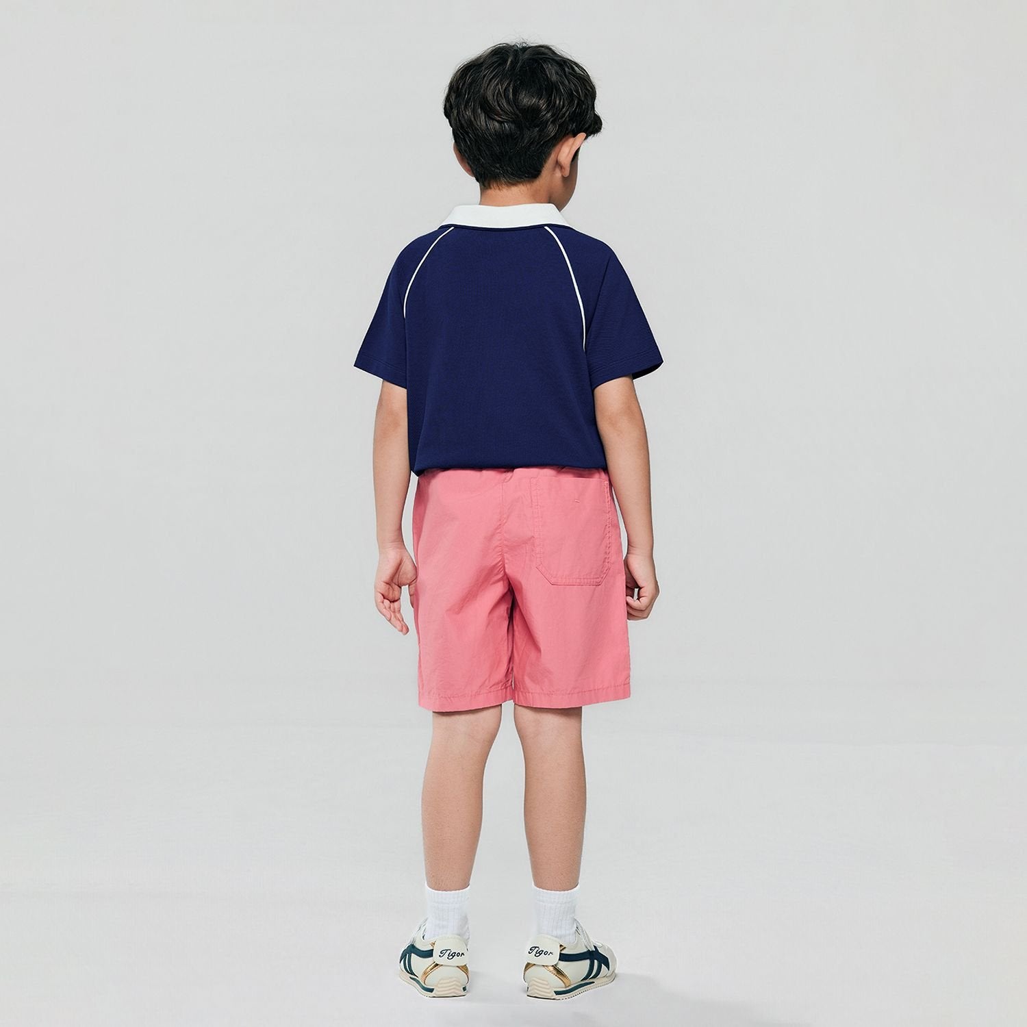 Junior's  Mid-Rise Regular Fit Elastic Waist Shorts - Image 7