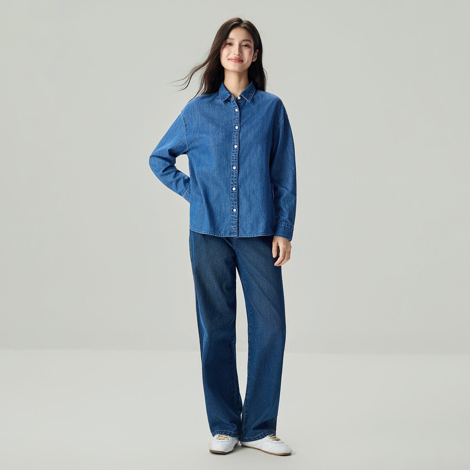 Women's Denim Loose Fit Long Sleeve Button-Front Shirt - Image 1