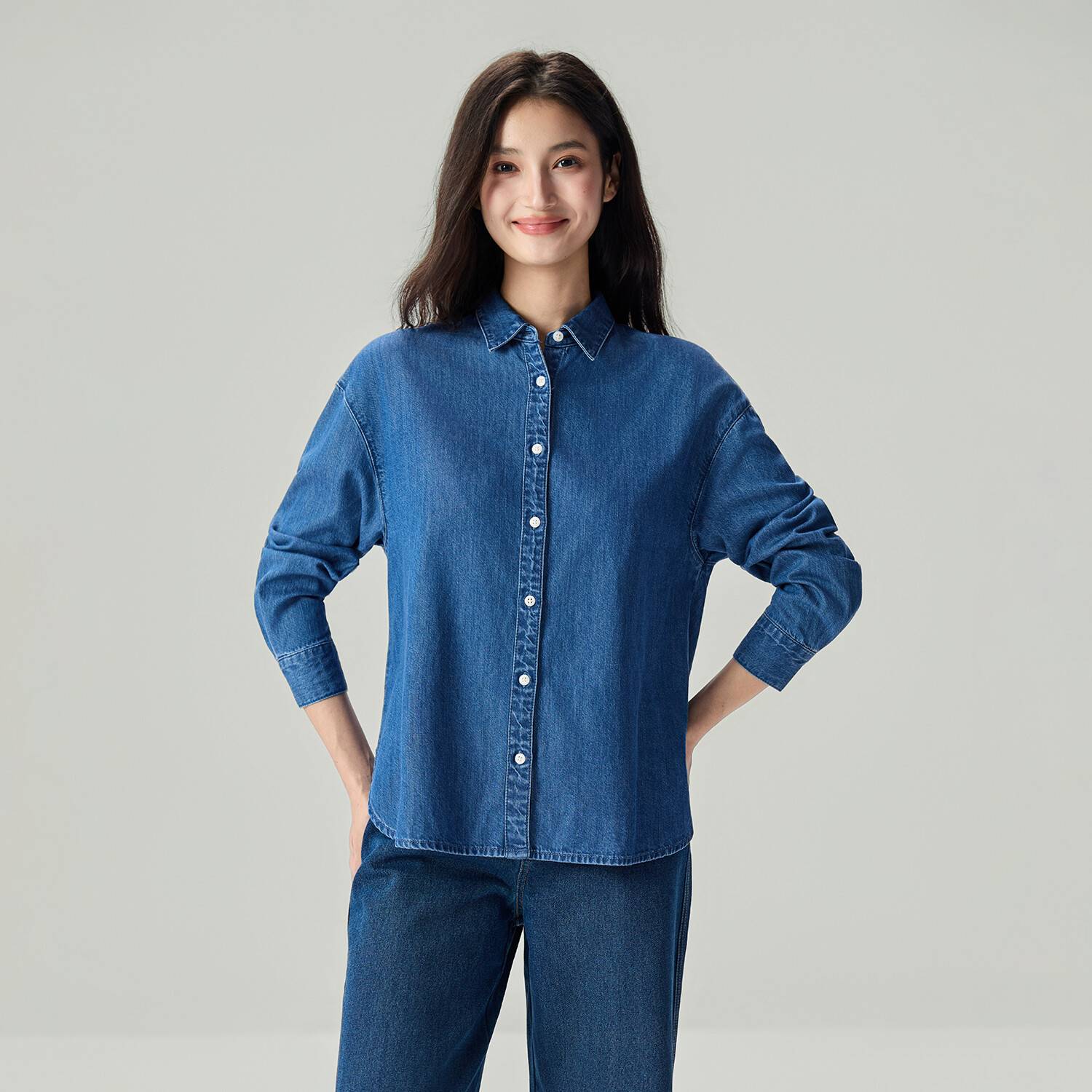 Women's Denim Loose Fit Long Sleeve Button-Front Shirt - Image 4
