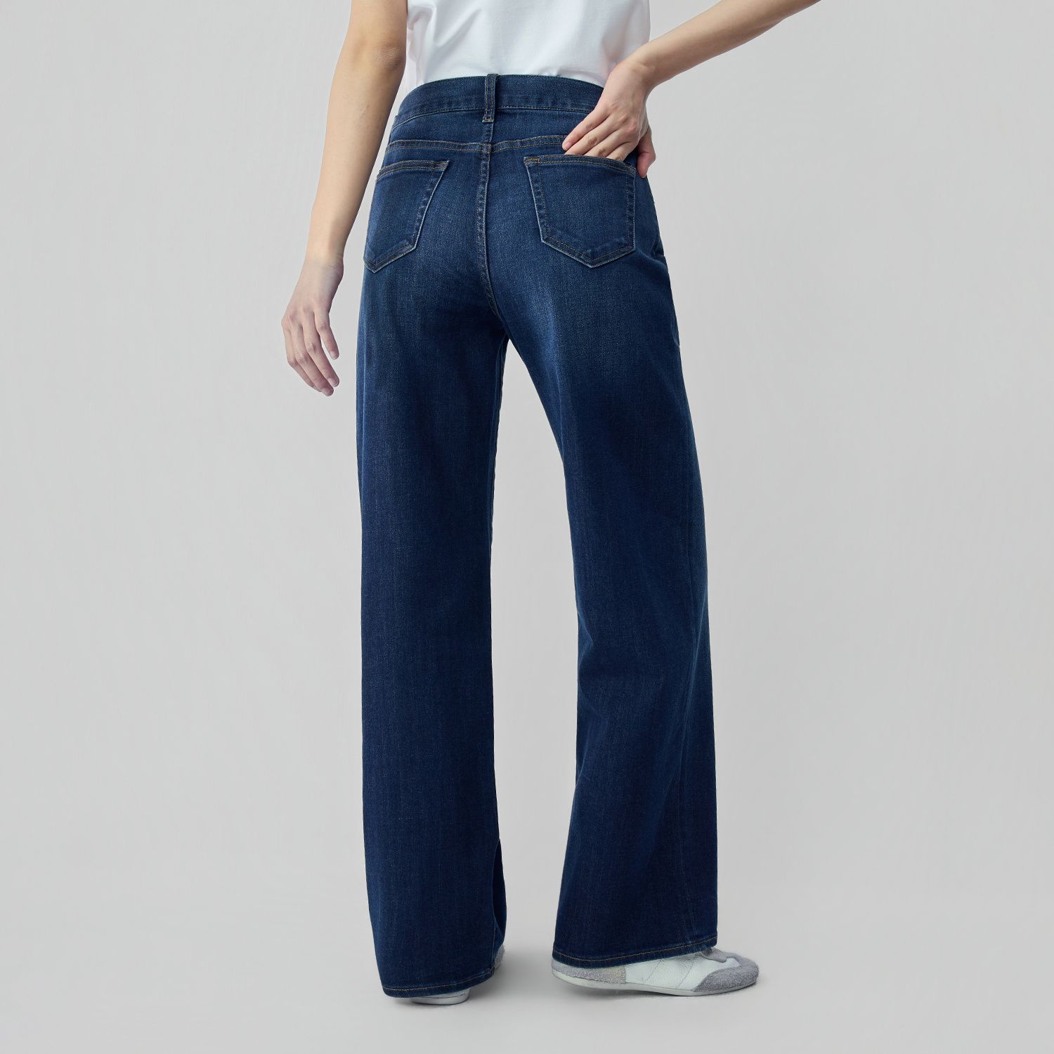 Women High Waist Loose Fit Pocket Jeans - Image 5