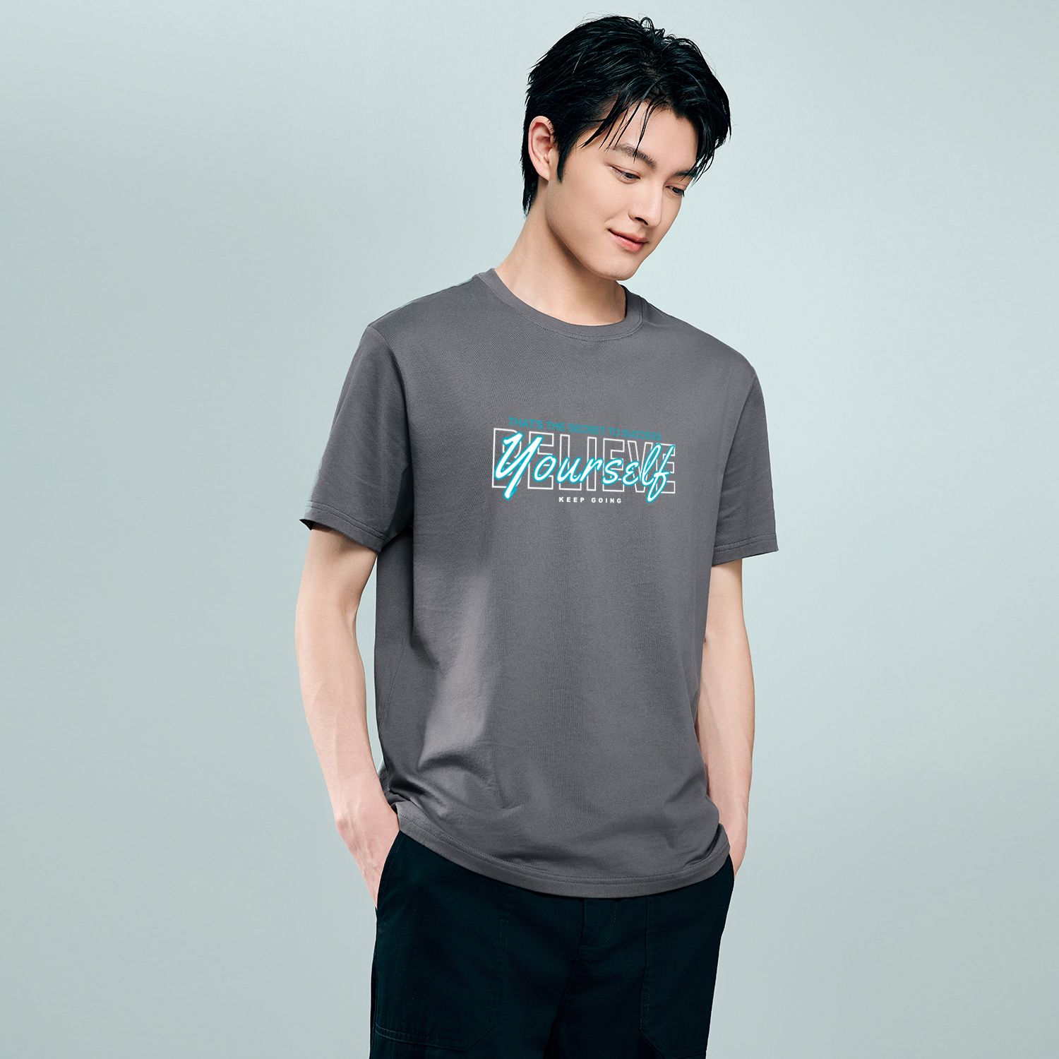 Men's Crew Neck Short Sleeve Regular Fit Print Tee - Image 1