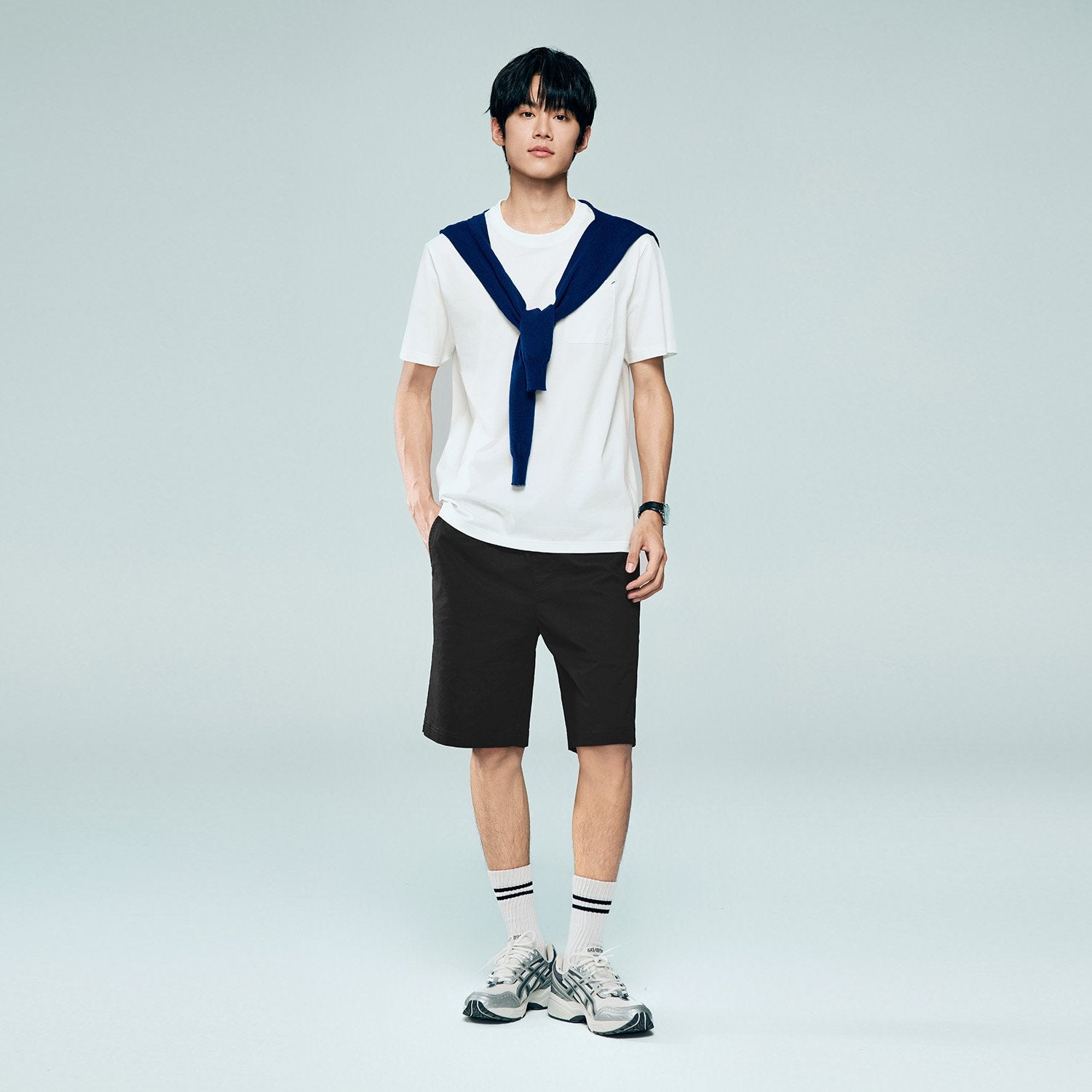 Men's Cotton Twill Mid Rise Regular Fit Shorts - Image 2