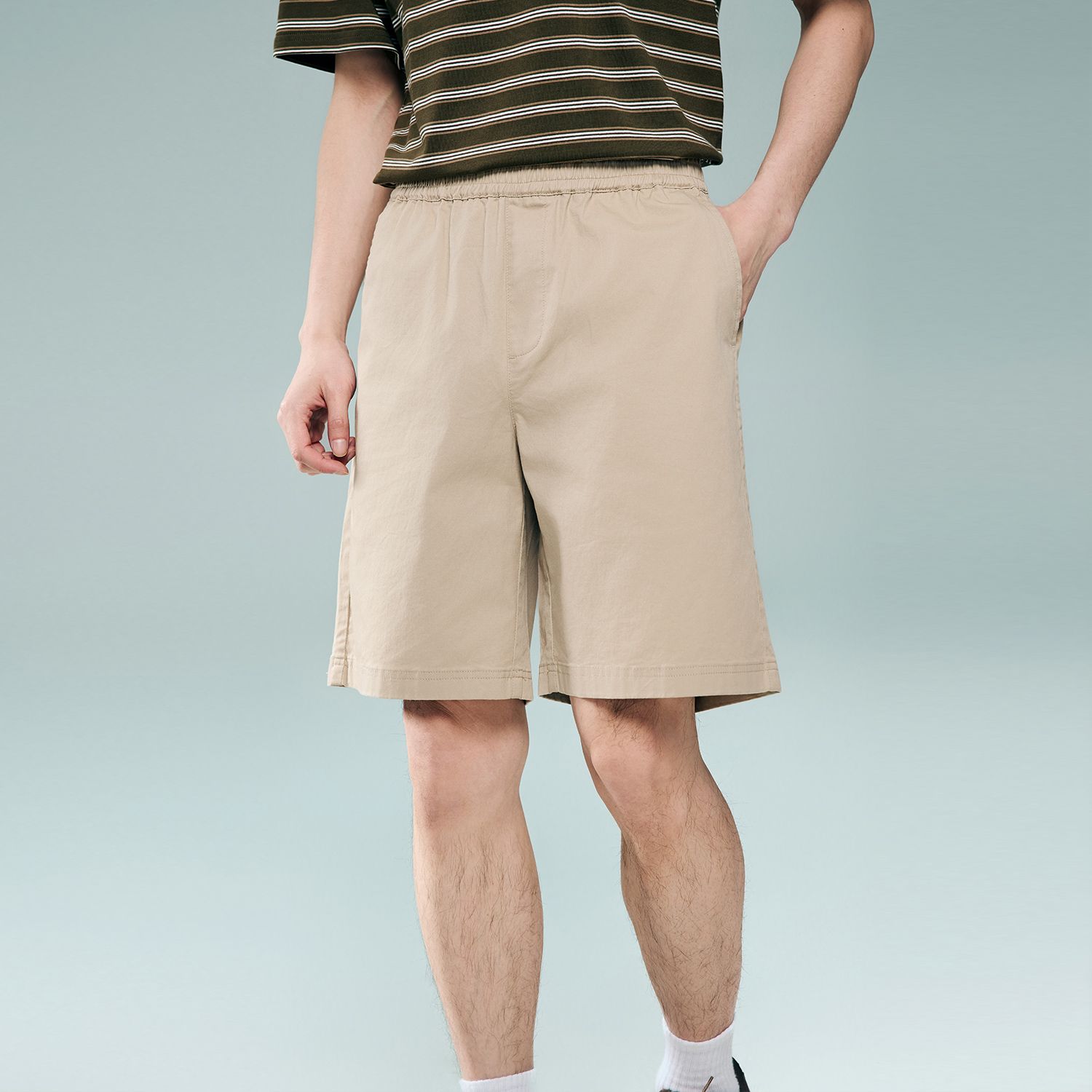 Men's Cotton Twill Mid Rise Regular Fit Shorts - Image 1