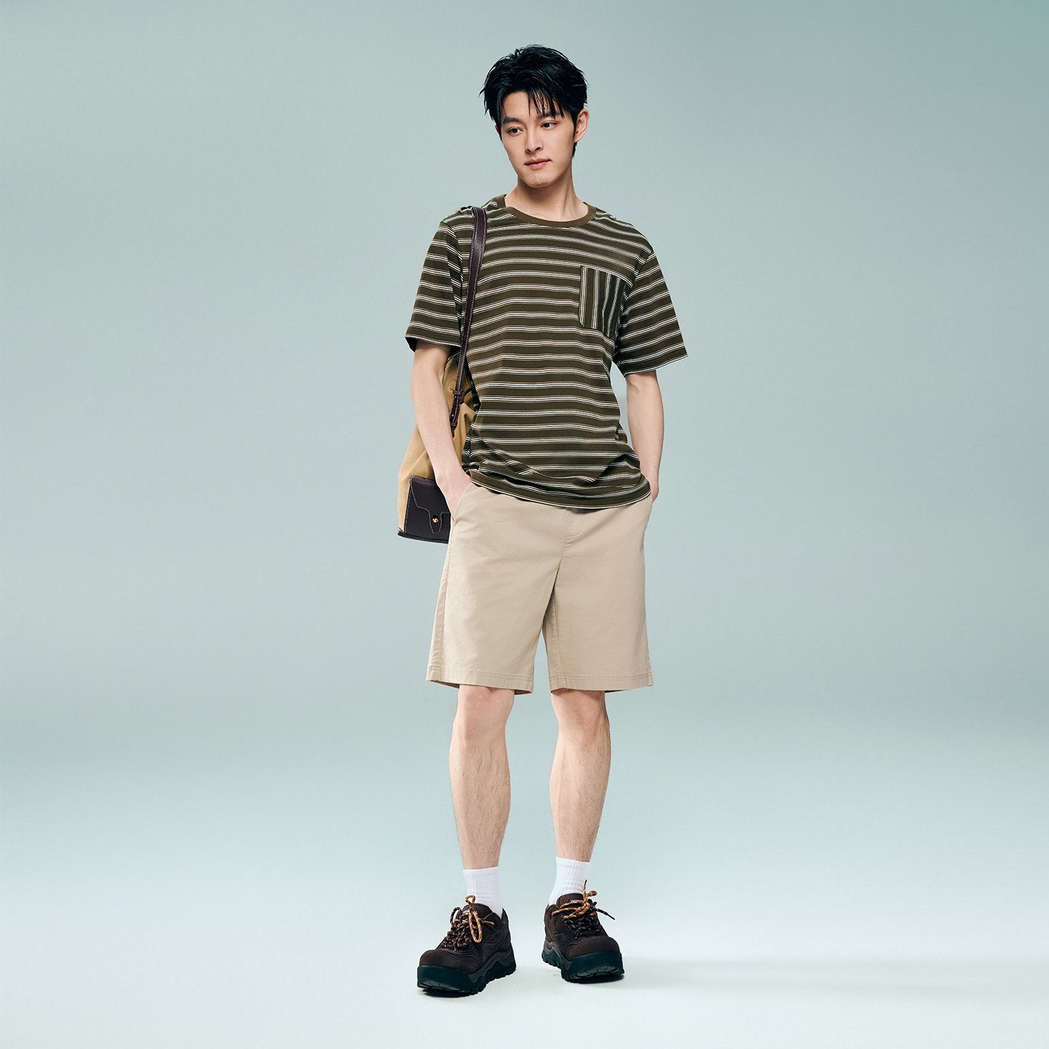 Men's Cotton Twill Mid Rise Regular Fit Shorts - Image 2