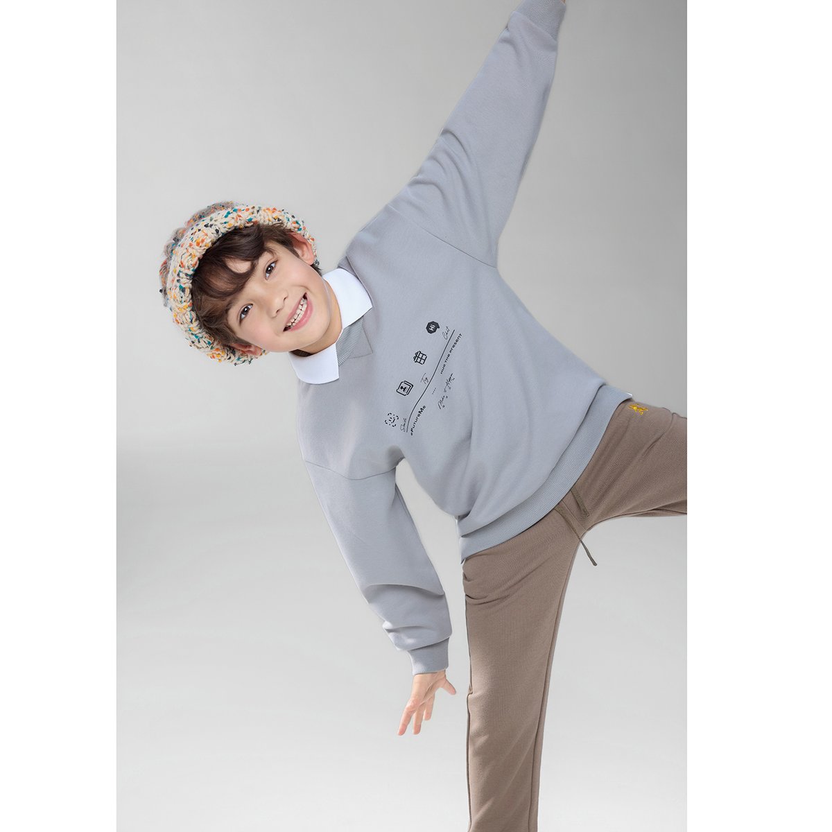 Junior's Interlock Crew Neck Relaxed Print Sweatshirt - Giordano Online