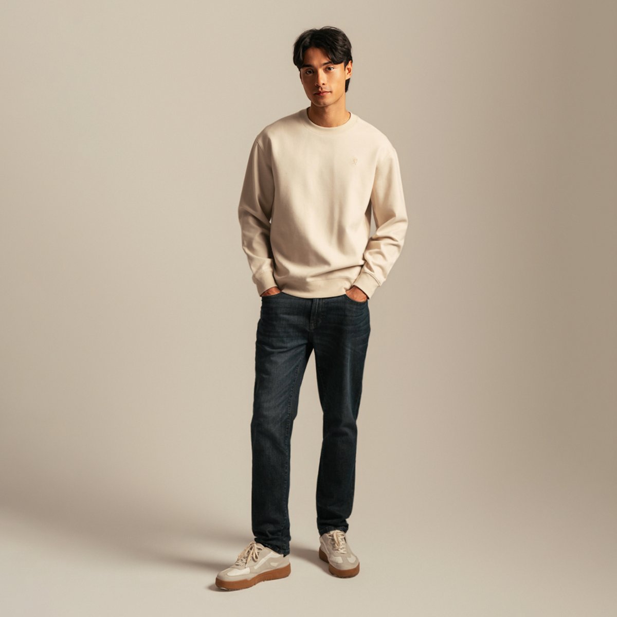 Men's French Terry Long Sleeve Relaxed Embroidery Sweatshirt - Giordano Online