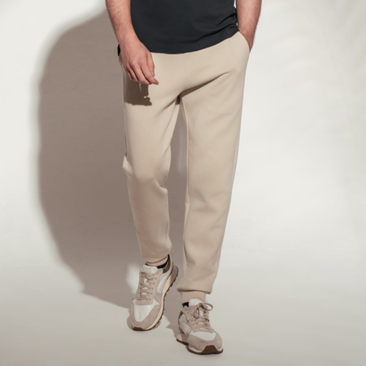 Men's French Terry Mid Rise Slim Taper Jogger - Giordano Online