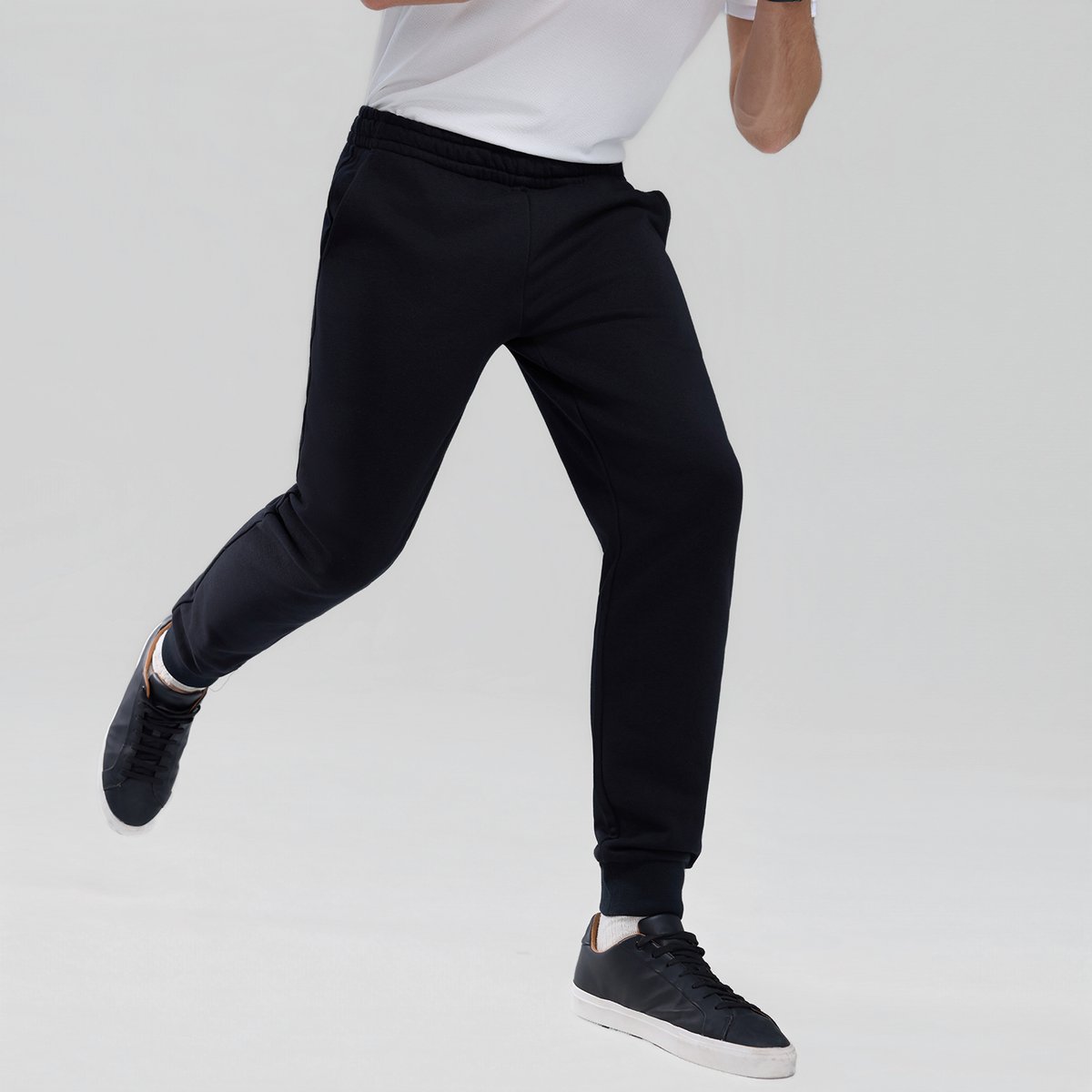 Men's French Terry Mid Rise Slim Taper Jogger - Giordano Online