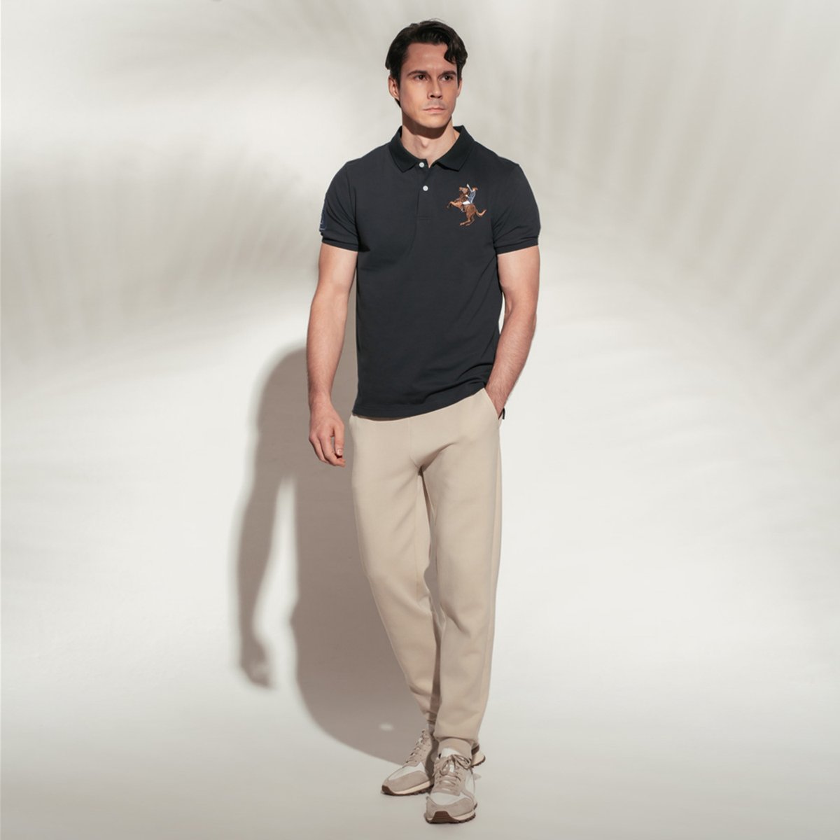 Men's French Terry Mid Rise Slim Taper Jogger - Giordano Online