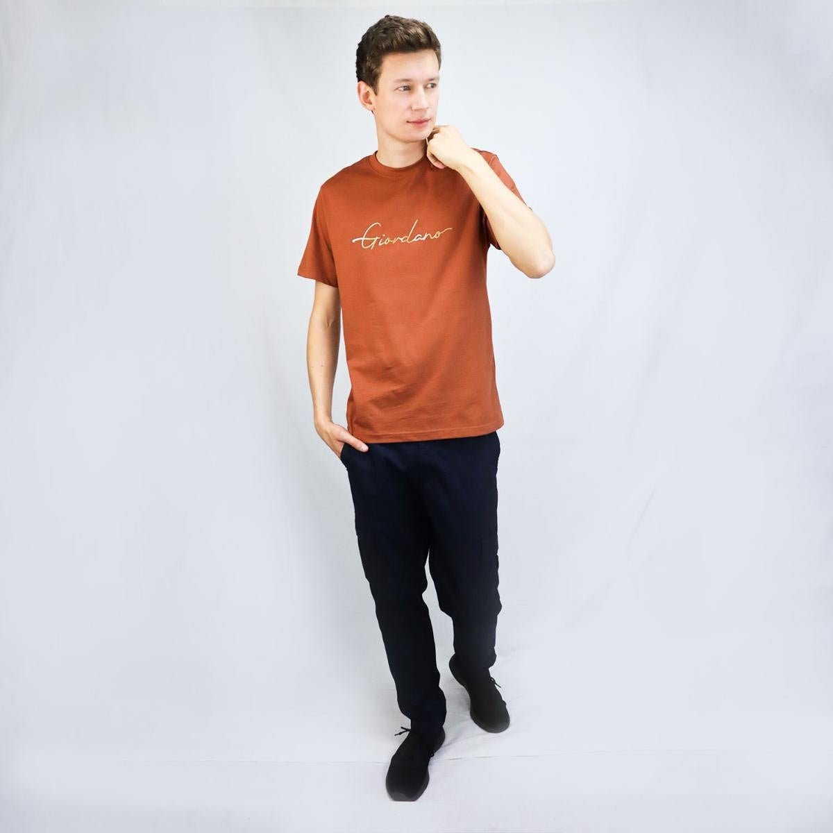 Men's Giordano Slim Fit Tee: Signature Print, 100% Cotton Jersey - Khaki - Giordano Online