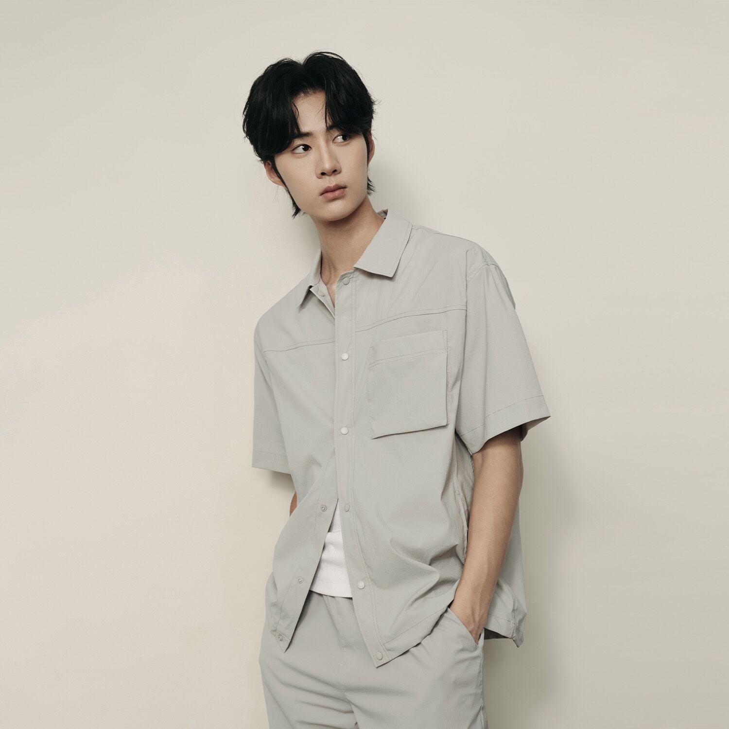 Men’s Nylon Stretch Short Sleeve Shirt – Lightweight & Water - Resistant | Korea Collection - Giordano