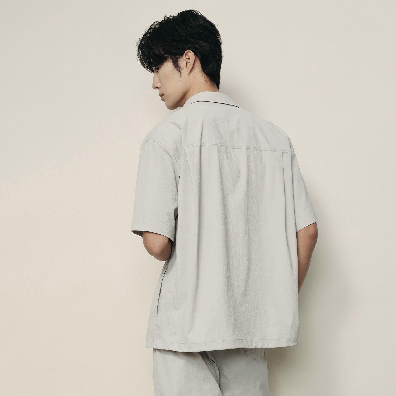 Men’s Nylon Stretch Short Sleeve Shirt – Lightweight & Water - Resistant | Korea Collection - Giordano