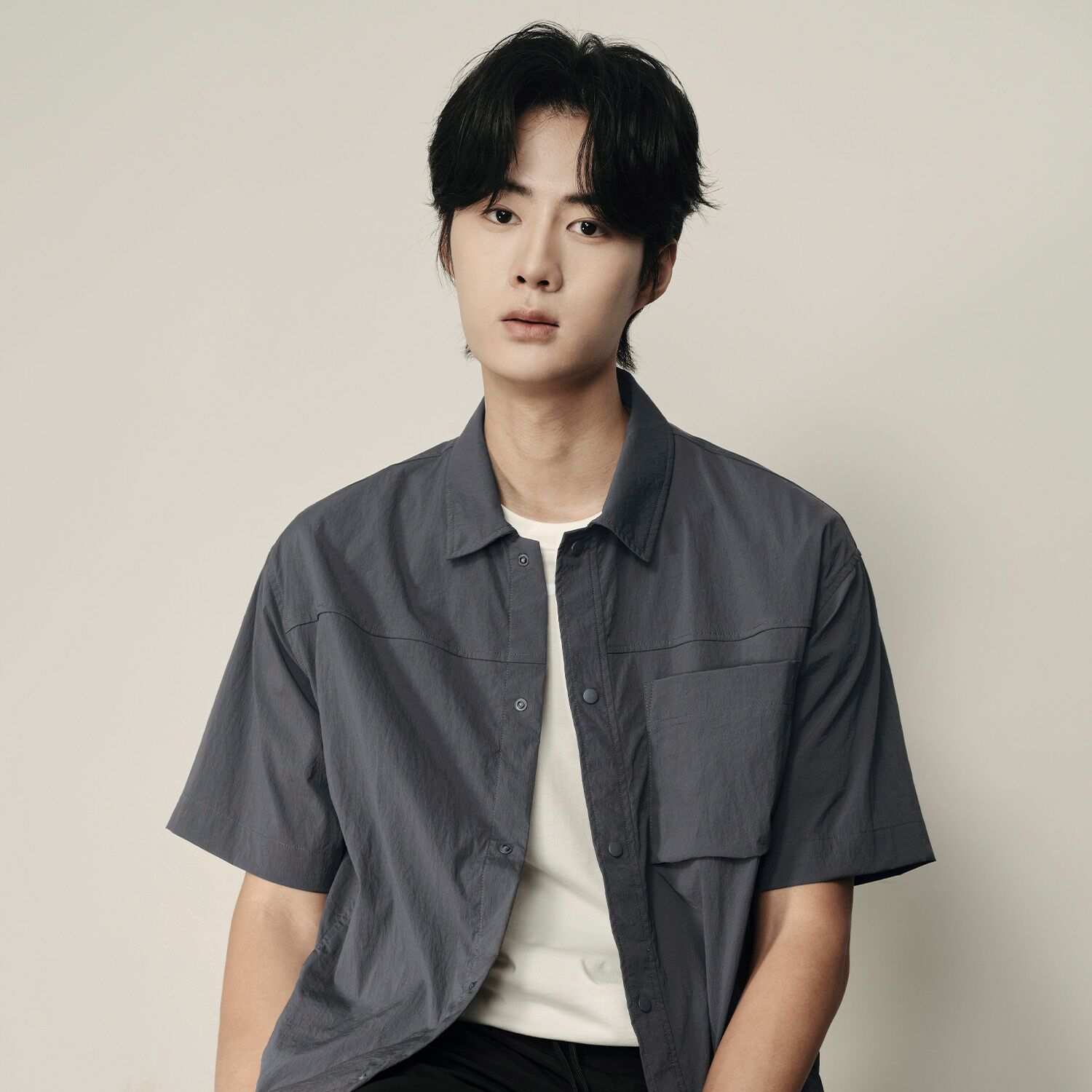 Men’s Nylon Stretch Short Sleeve Shirt – Lightweight & Water - Resistant | Korea Collection - Giordano