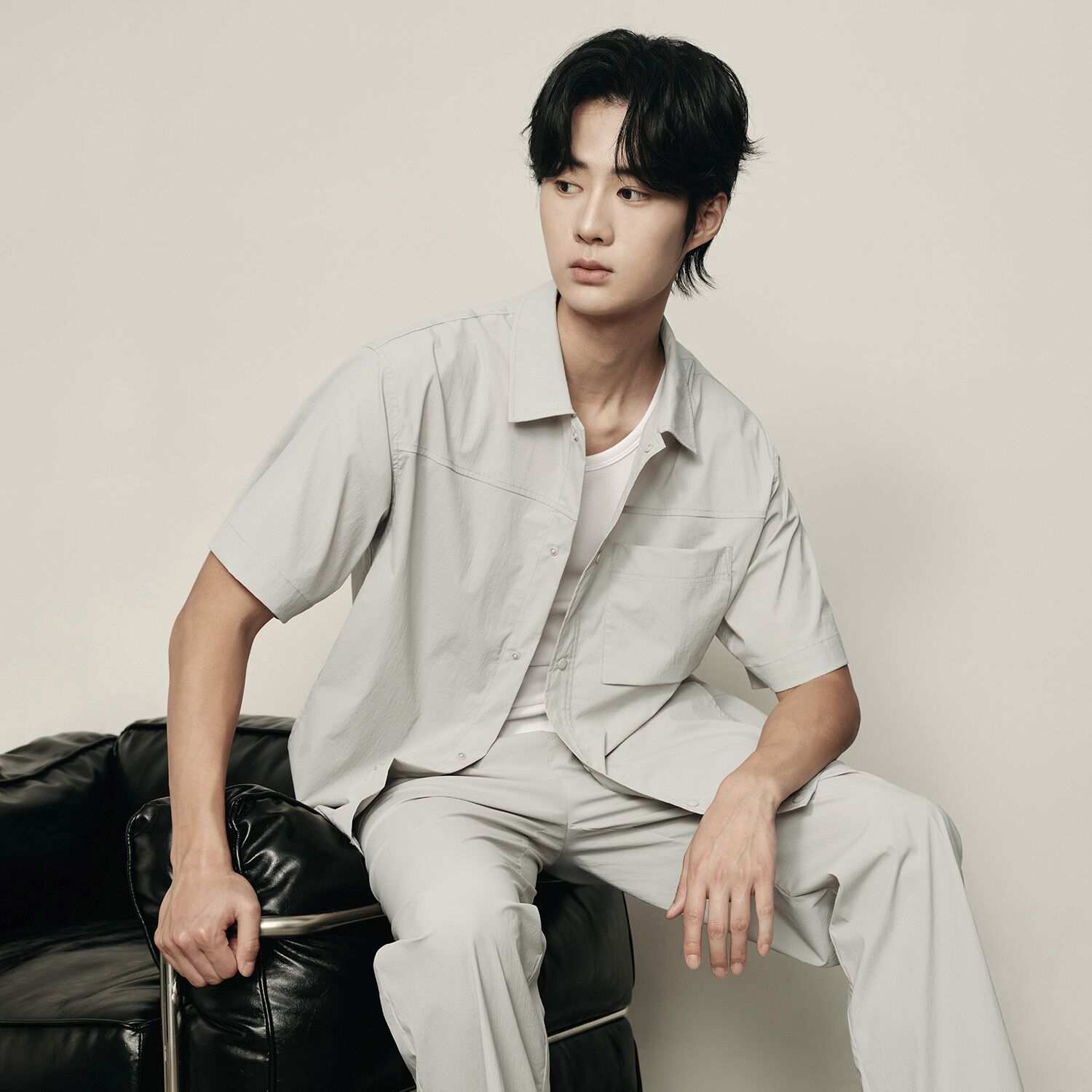 Men’s Nylon Stretch Short Sleeve Shirt – Lightweight & Water - Resistant | Korea Collection - Giordano