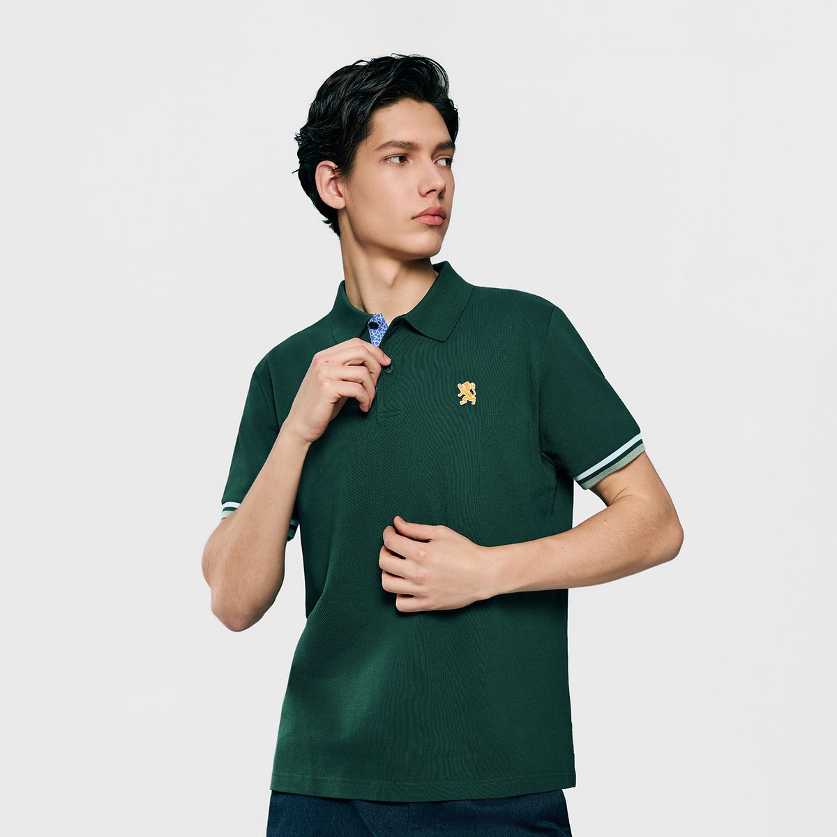 Men's Slim Fit Embroidered Solid Polo - Giordano Online