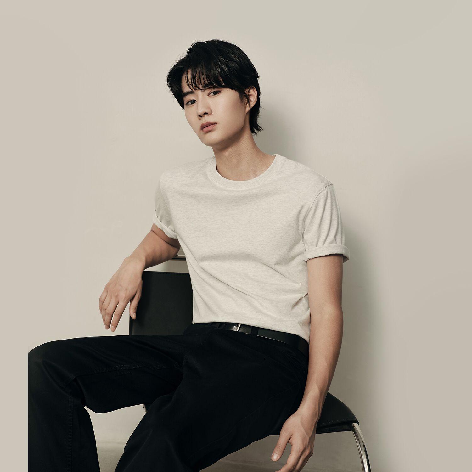 Men’s Slim Fit Tee –Lightweight & Everyday Comfort | Korea Collection - Giordano
