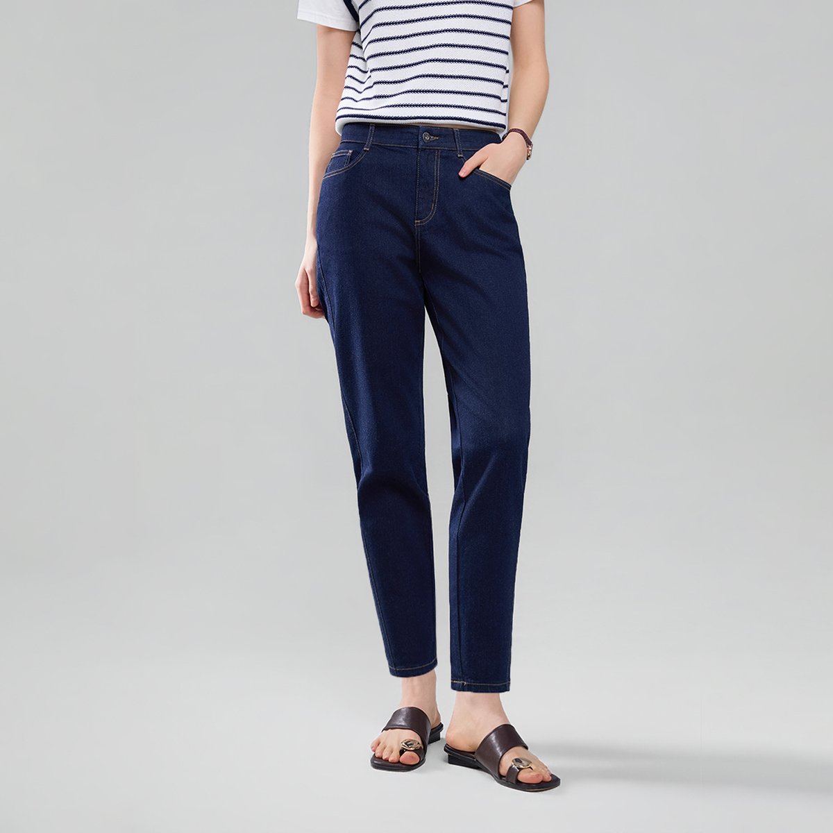 Women’s High‑Waist Ultra Stretch Straight Denim Jeans - Giordano Online