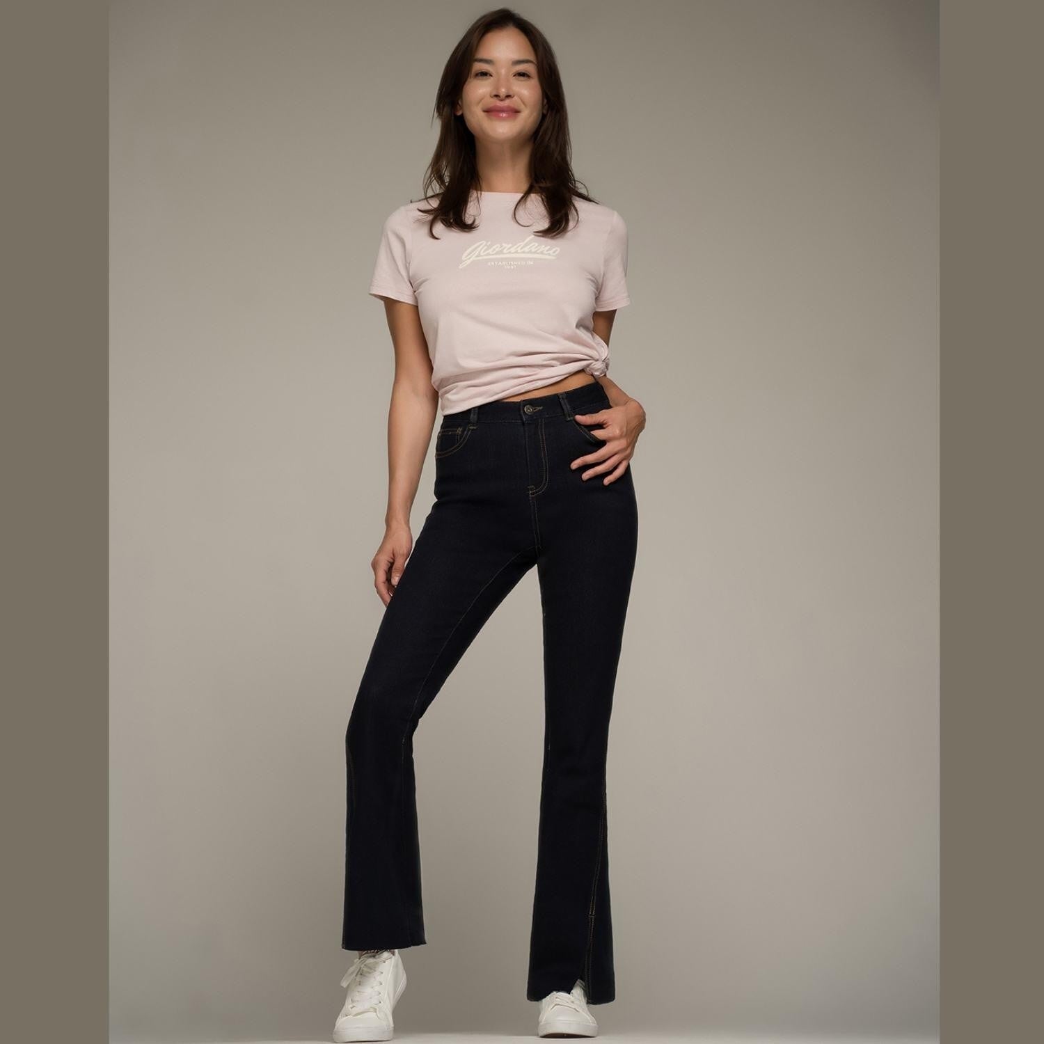 Women's Signature Print Tee | Comfort Fit Crew Neck - Giordano Online